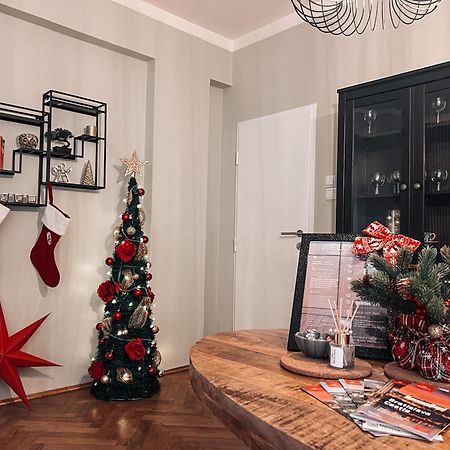 96M2 Of Comfort And Style: 4Bd Apartment In Old Town Bratislava Eksteriør billede