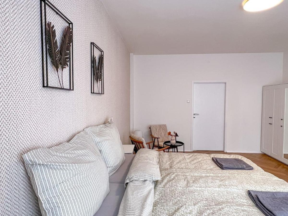 96M2 Of Comfort And Style: 4Bd Apartment In Old Town Bratislava Eksteriør billede