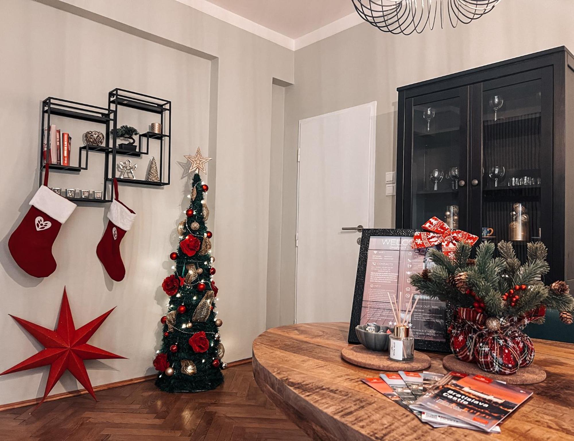96M2 Of Comfort And Style: 4Bd Apartment In Old Town Bratislava Eksteriør billede